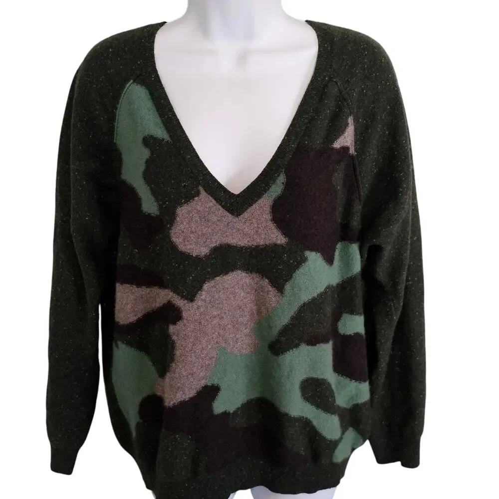 Autumn Cashmere Camo V Neck Sweater in Spruce Combo Size Medium